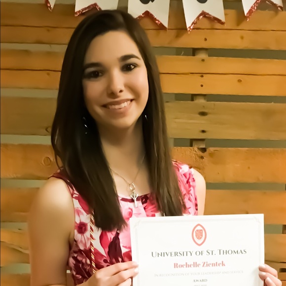 Meet your Posher, Rochelle - Picture 2 of 8